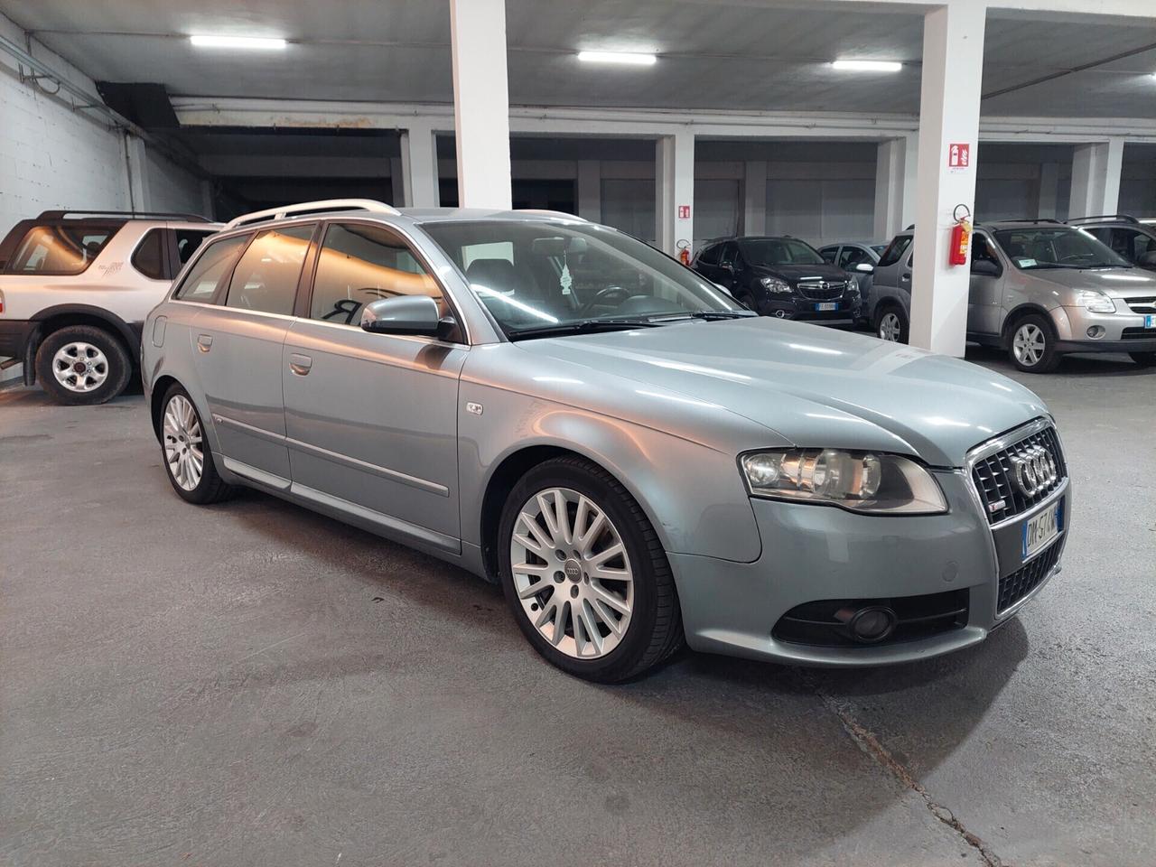 Audi A4 3.0/233CV TDI S line interno e esterno