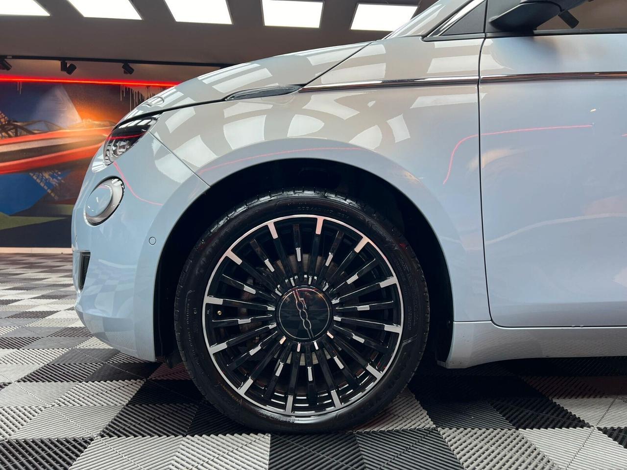 Fiat 500e Cabrio 42 kWh La Prima (205)