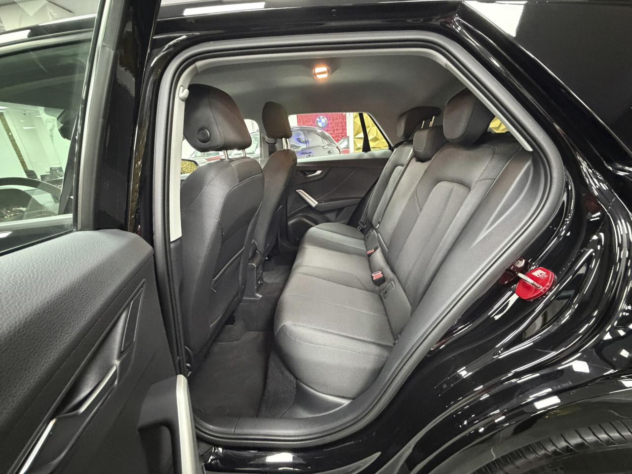 Audi Q2 35 TDI S-LINE S tronic Identity Black