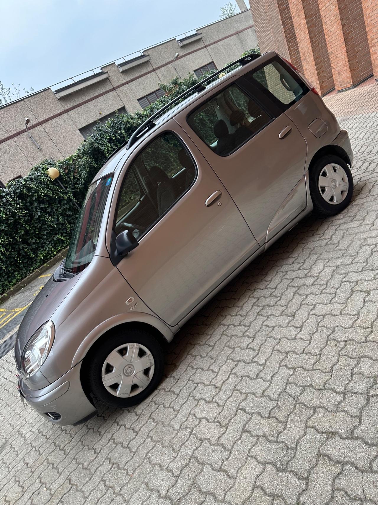 Toyota Yaris Verso 1.3i 16V cat Sol '03