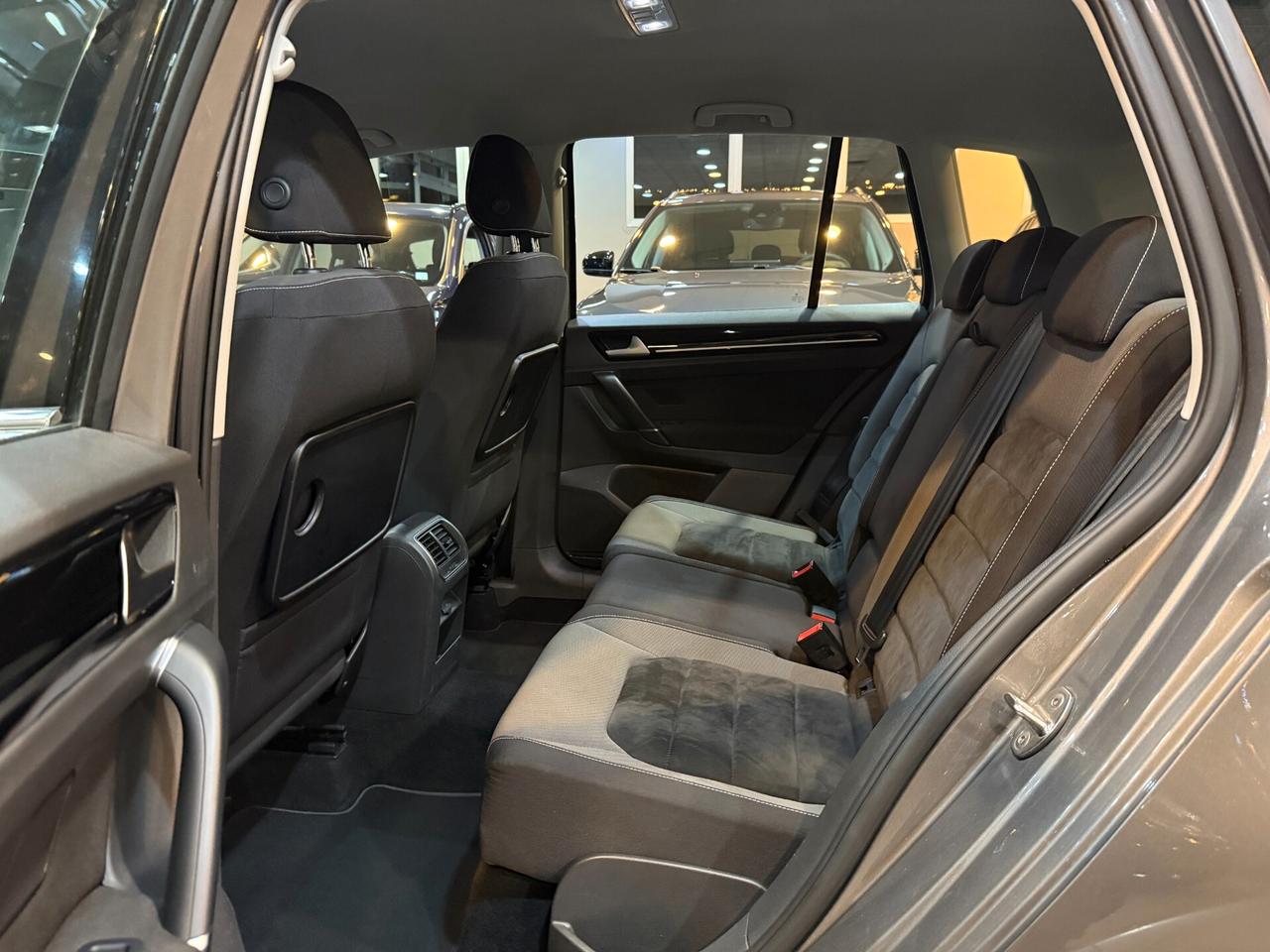 Volkswagen Golf Sportsvan 1.4 tsi R-LINE 125cv AUTO !