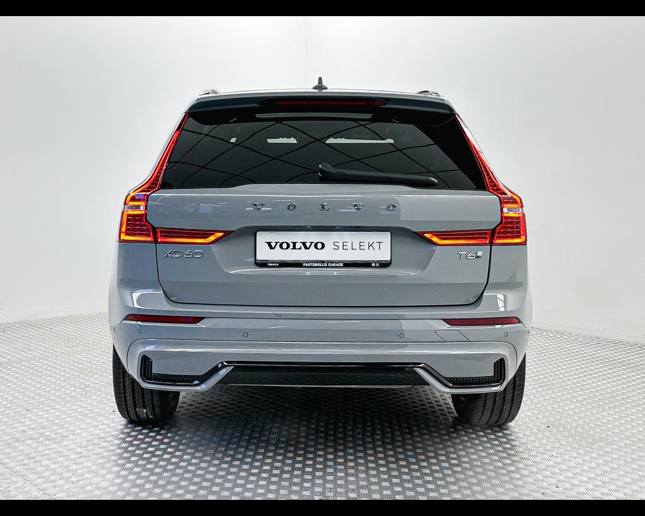 VOLVO XC60 (2017-->) - XC60 T6 Plug-in hybrid AWD automatico Core