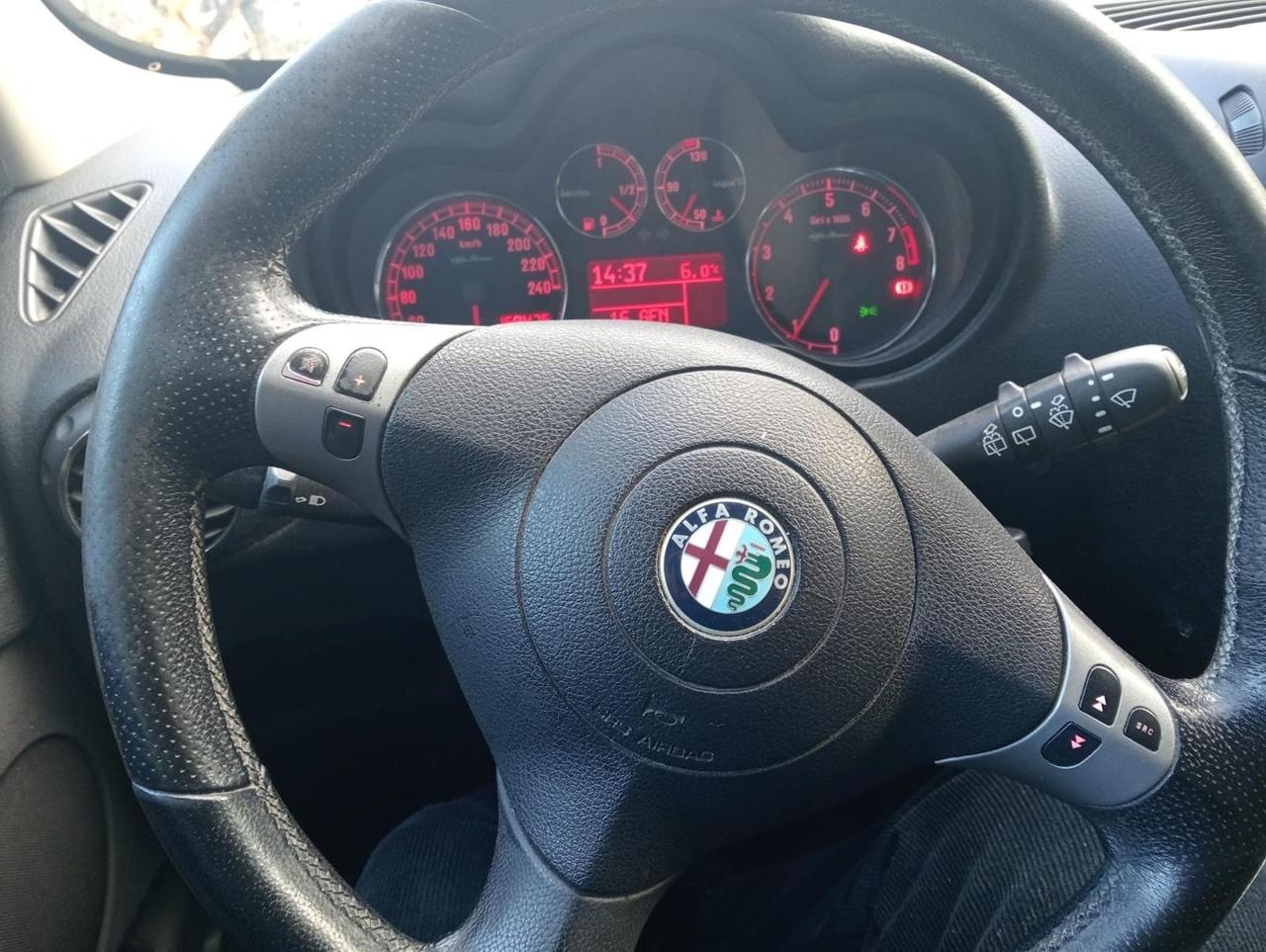 Alfa Romeo 147 1.6 16V TS (105) 3 porte Black Line