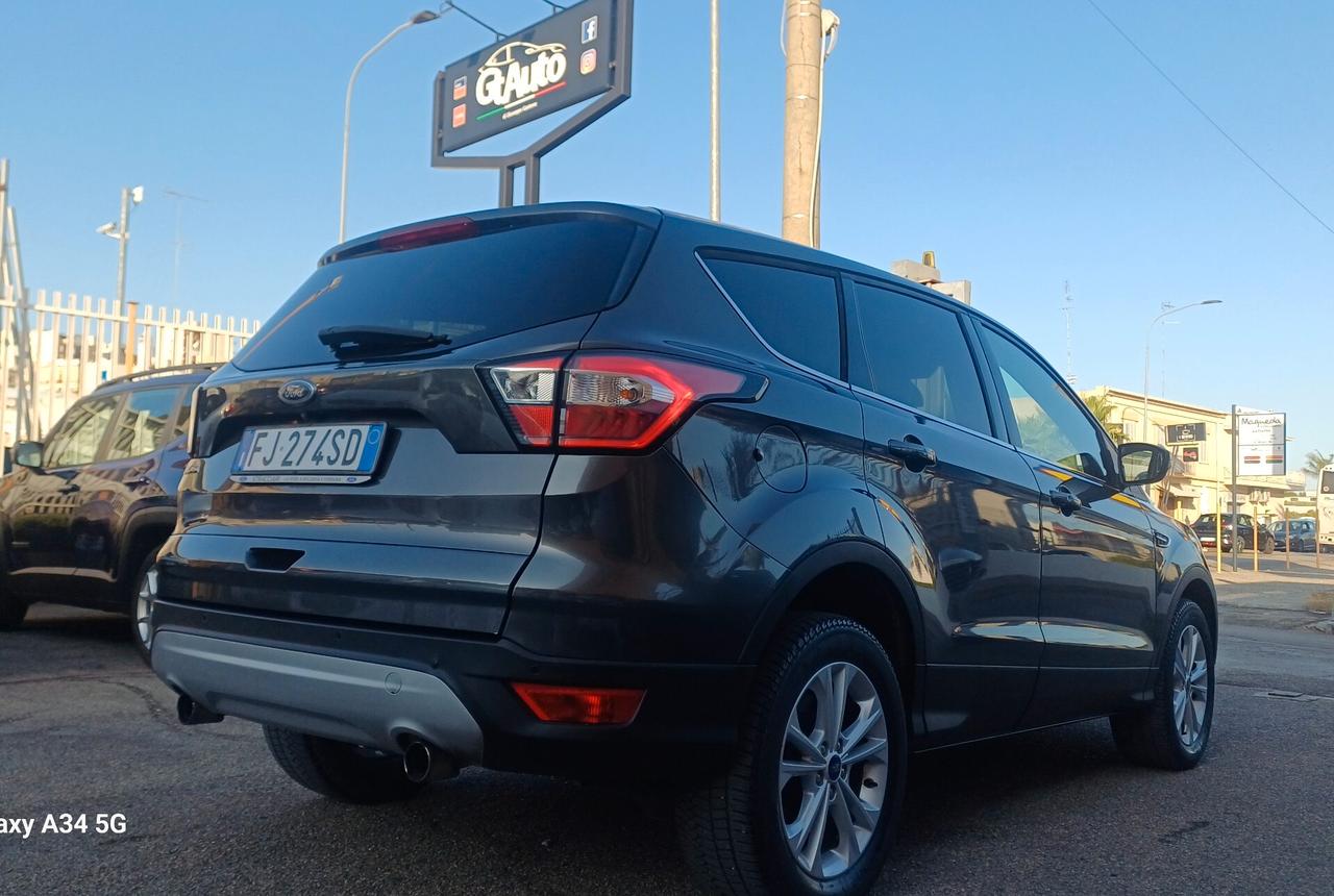 Ford Kuga 1.5 TDCI 120 CV S&S 2WD Titanium