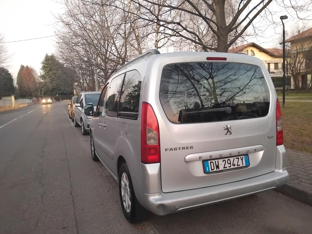 Peugeot Partner Tepee 1.6 HDi 90CV Outdoor 5 POSTI FURGONATO X NEO PATENTATI