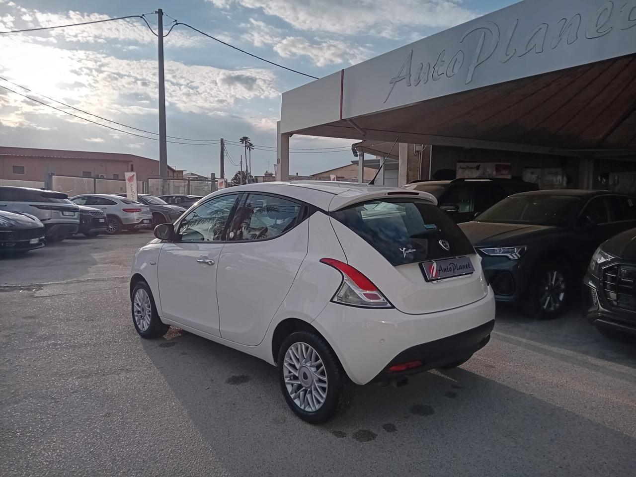 Lancia Ypsilon 1.2 69 CV 5 porte GPL Ecochic Gold