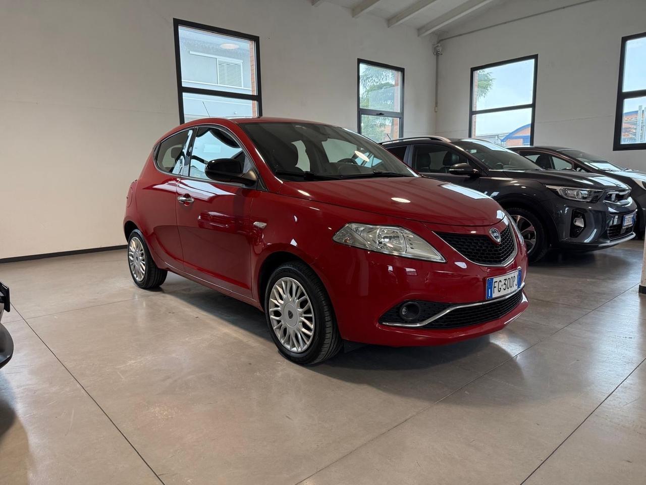 Lancia Ypsilon 1.3 MJT 16V 80 CV 5 porte S&S Platinum