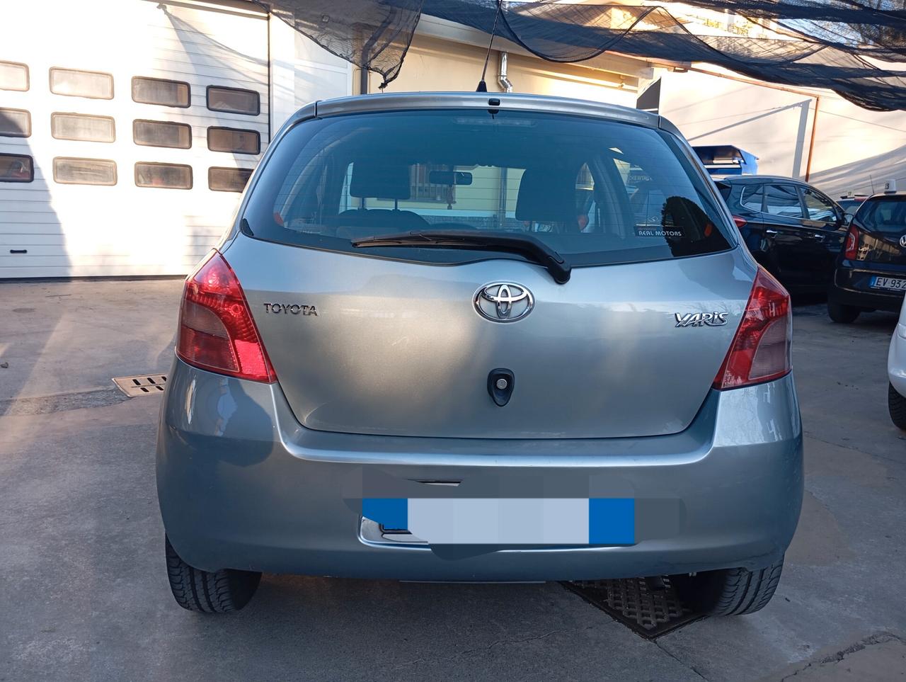 Toyota Yaris 1.0 5 porte neopatentati