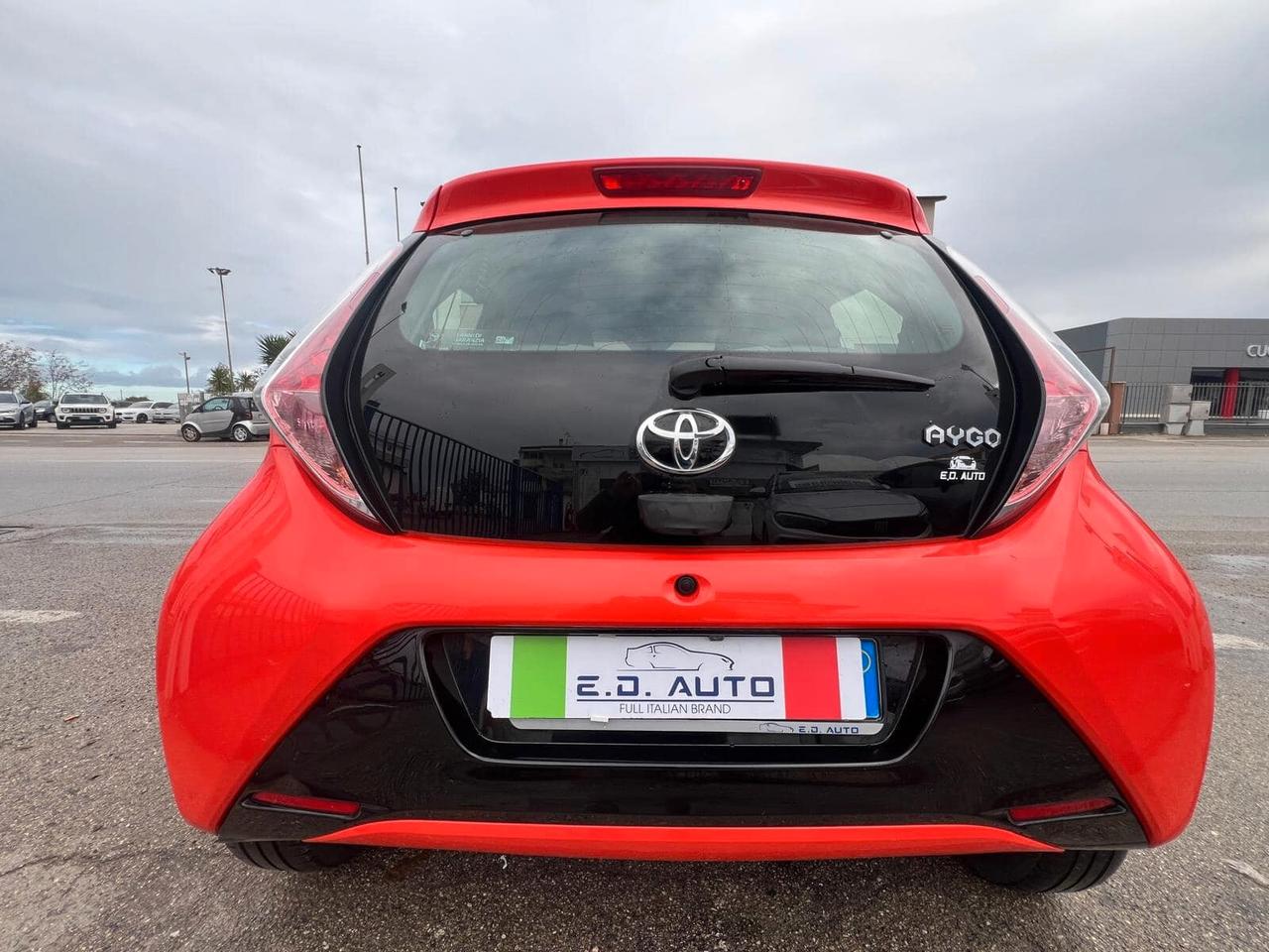 TOYOTA AYGO 1.0 VVT 69CV FULL OPTIONAL PARI AL NUOVO