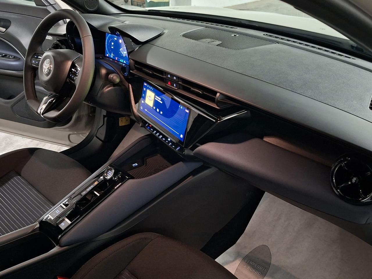 Alfa Romeo Junior BEV 156CV FWD 100% ELETTRICA