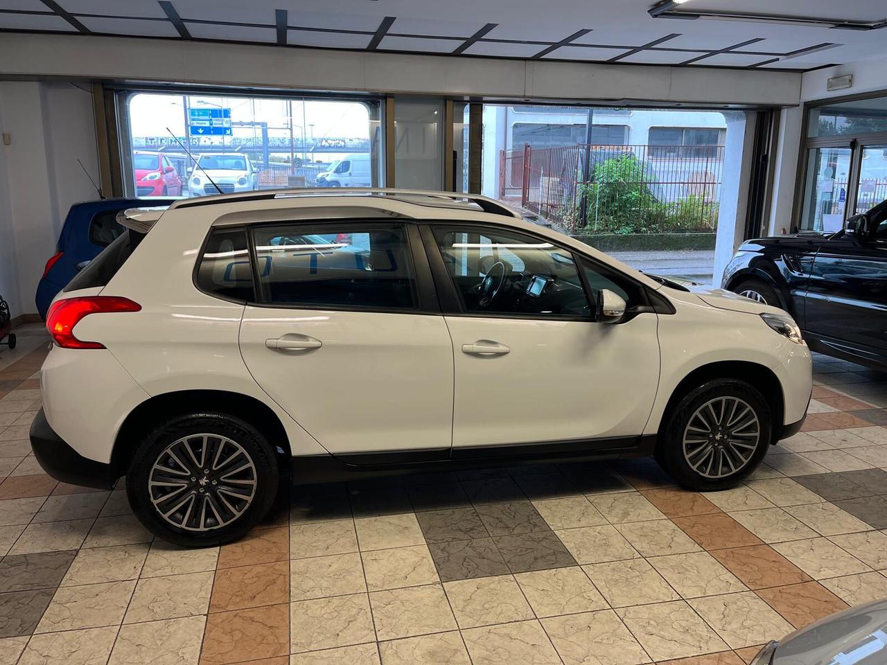 Peugeot 2008 PureTech 82 ETG5 S&S Allure