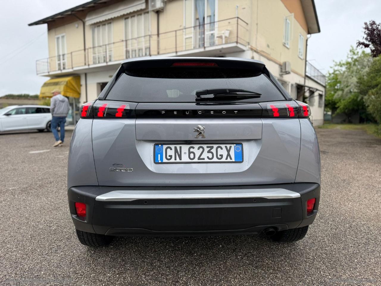 PEUGEOT 2008 PureTech 100 S&S Allure Pack