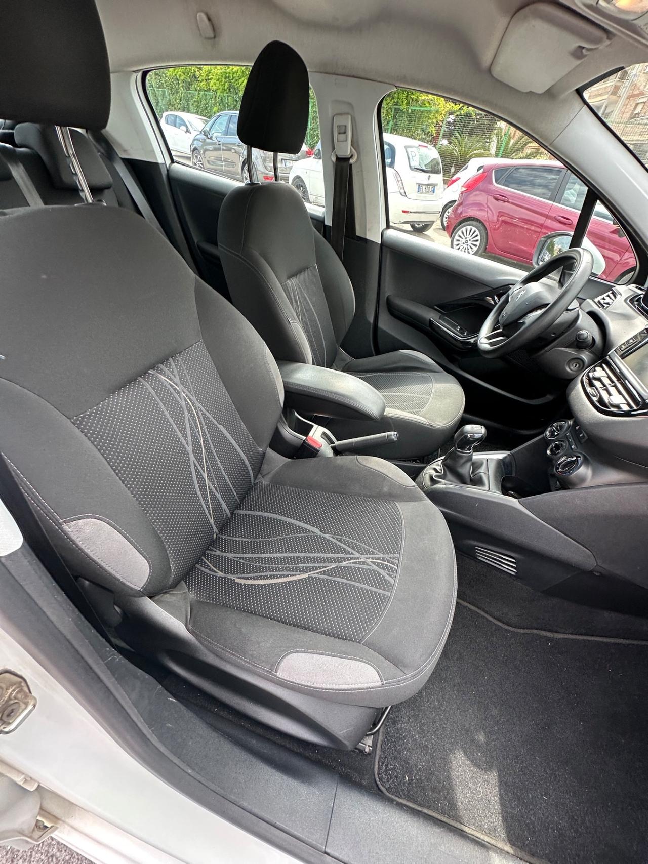 Peugeot 208 1.4 HDi 68 CV 5 porte Access