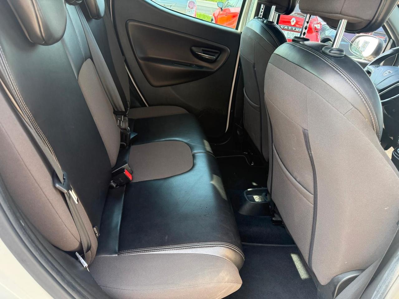 Lancia Ypsilon 0.9 TwinAir 85 CV 5 porte S&S DFN Platinum