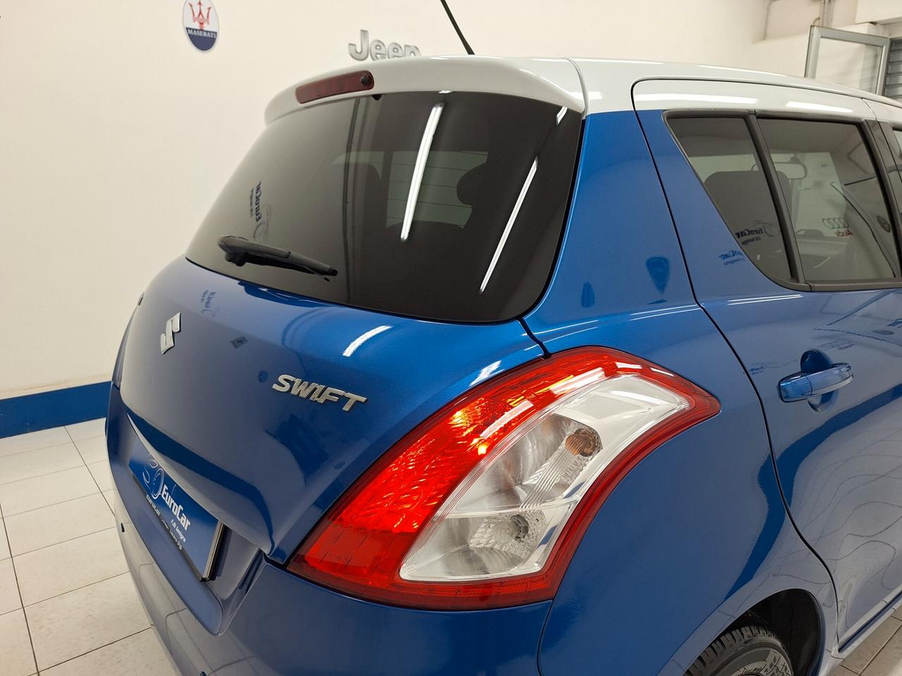 Suzuki Swift 1.3 DDiS 75cv B-Top Bi-Color