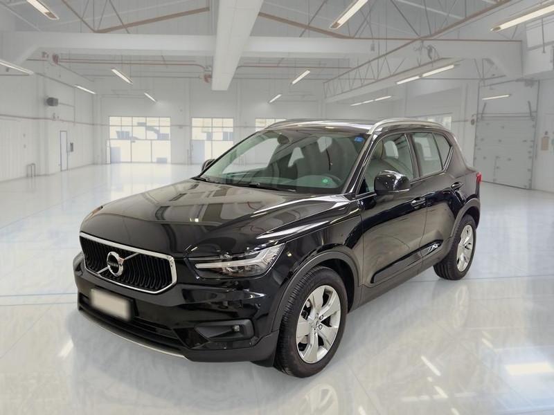 VOLVO XC40 T3 automatico Momentum Pro