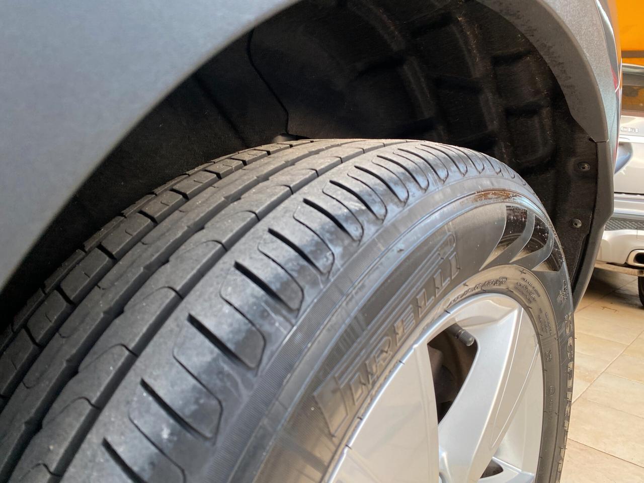 Volvo XC40 D3 Momentum 2.0 TDI 150CV