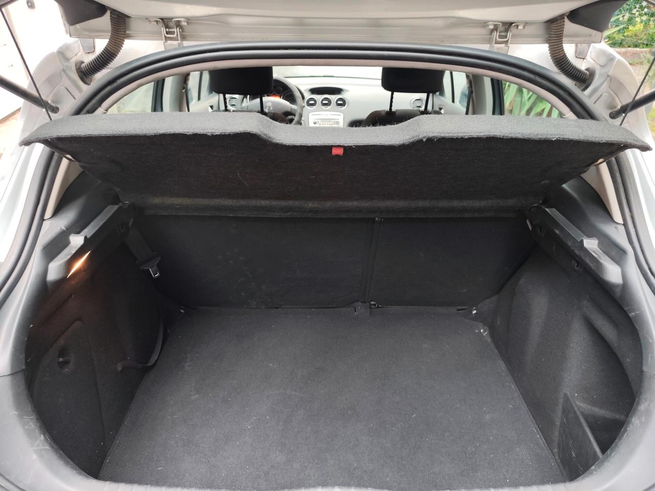 Peugeot 308 1.6 8V HDi 93CV 5p. 2012