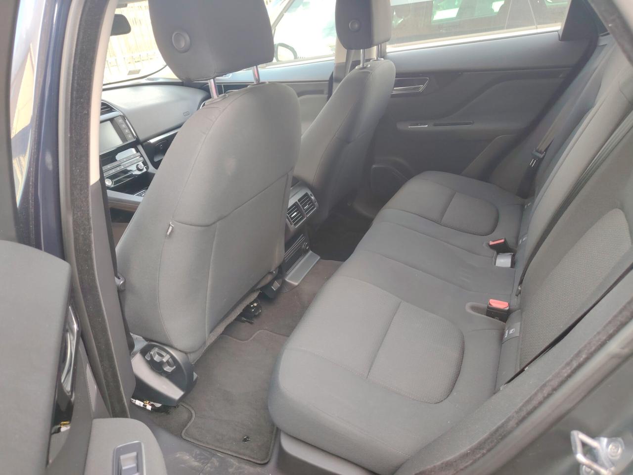 Jaguar F-Pace 2.0 D 240 CV AWD aut. Pure