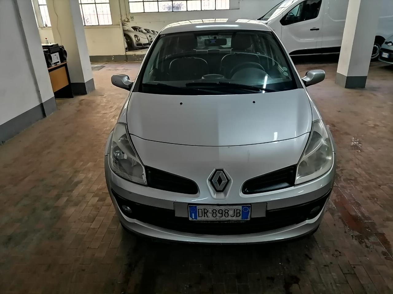 Renault Clio 1.2 16v 75cv 5p Dyn OK NEOP.