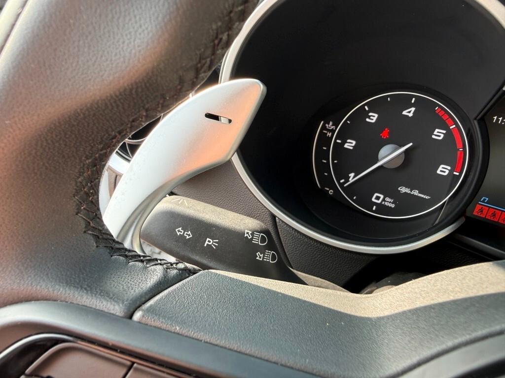 Alfa Romeo Stelvio 2.2 Turbodiesel 160 CV AT8 RWD Super