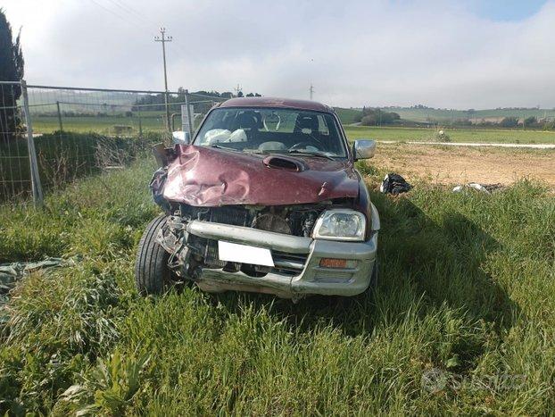 Mitsubishi L200 2.5 TDI 100CV 4WD Doppia Cabina