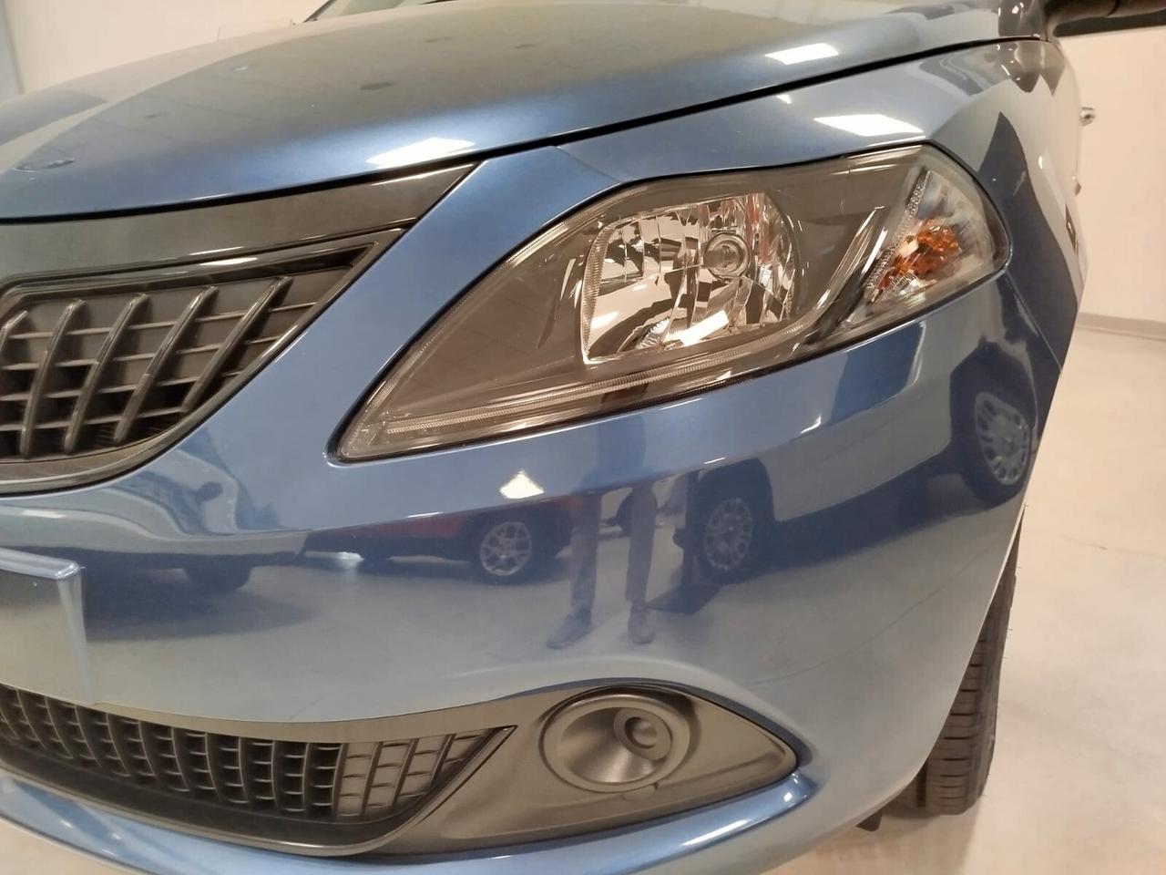 Lancia Ypsilon 1.0 FireFly 5 porte S&S Hybrid Ecochic Silver