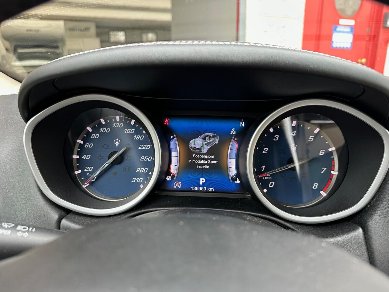 Maserati Ghibli V6 S Q4 tetto