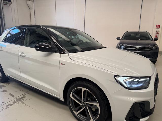AUDI A1 SPB 30 TFSI S-Tronic Identity Black S-Line KM.0