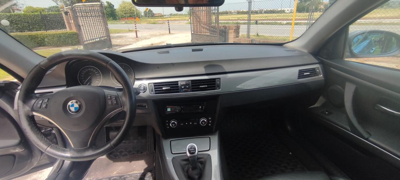 Bmw 330d CAMBIO MANUALE