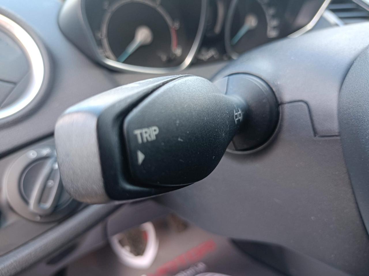 Ford Fiesta 1.5 TDCi 75CV 5 porte Titanium