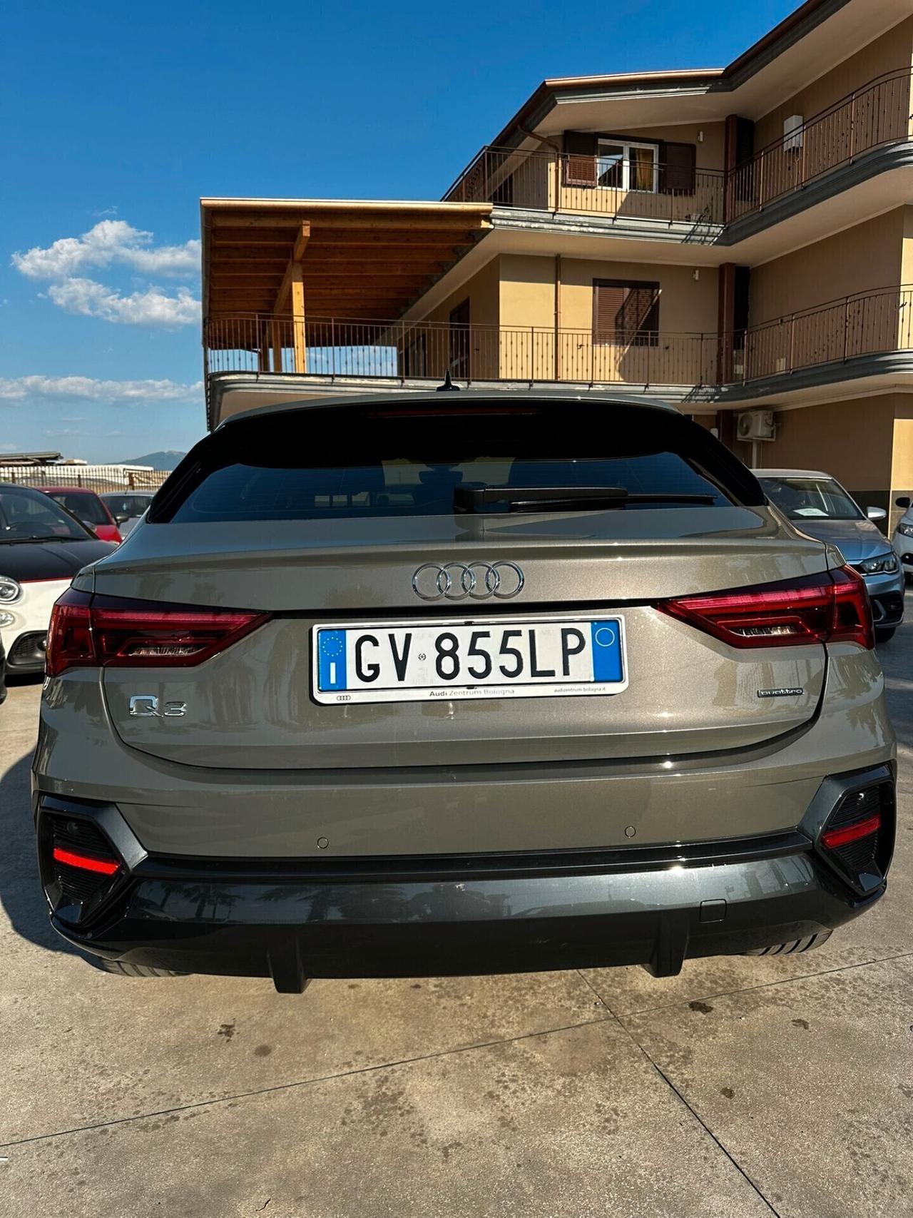 Audi Q3 SPB 40 TFSI quattro S tronic Identity Black