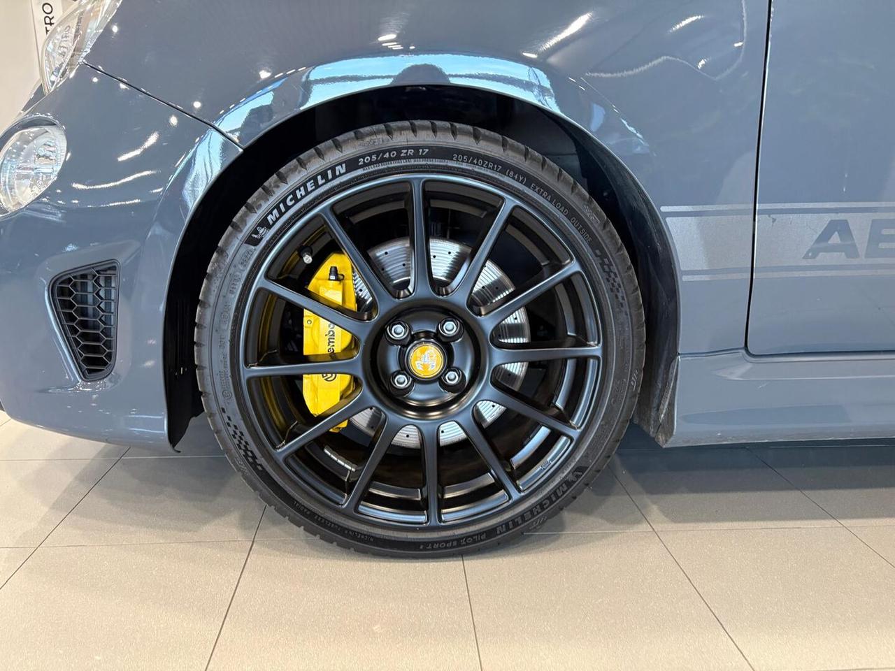 Abarth 595 1.4 t-jet Competizione 180cv