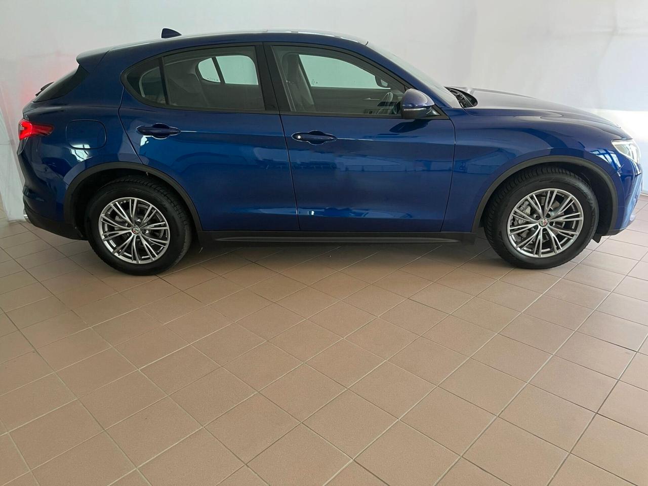 Alfa Romeo Stelvio 2.2 Turbodiesel 160 CV AT8 RWD Business ( Autocarro )