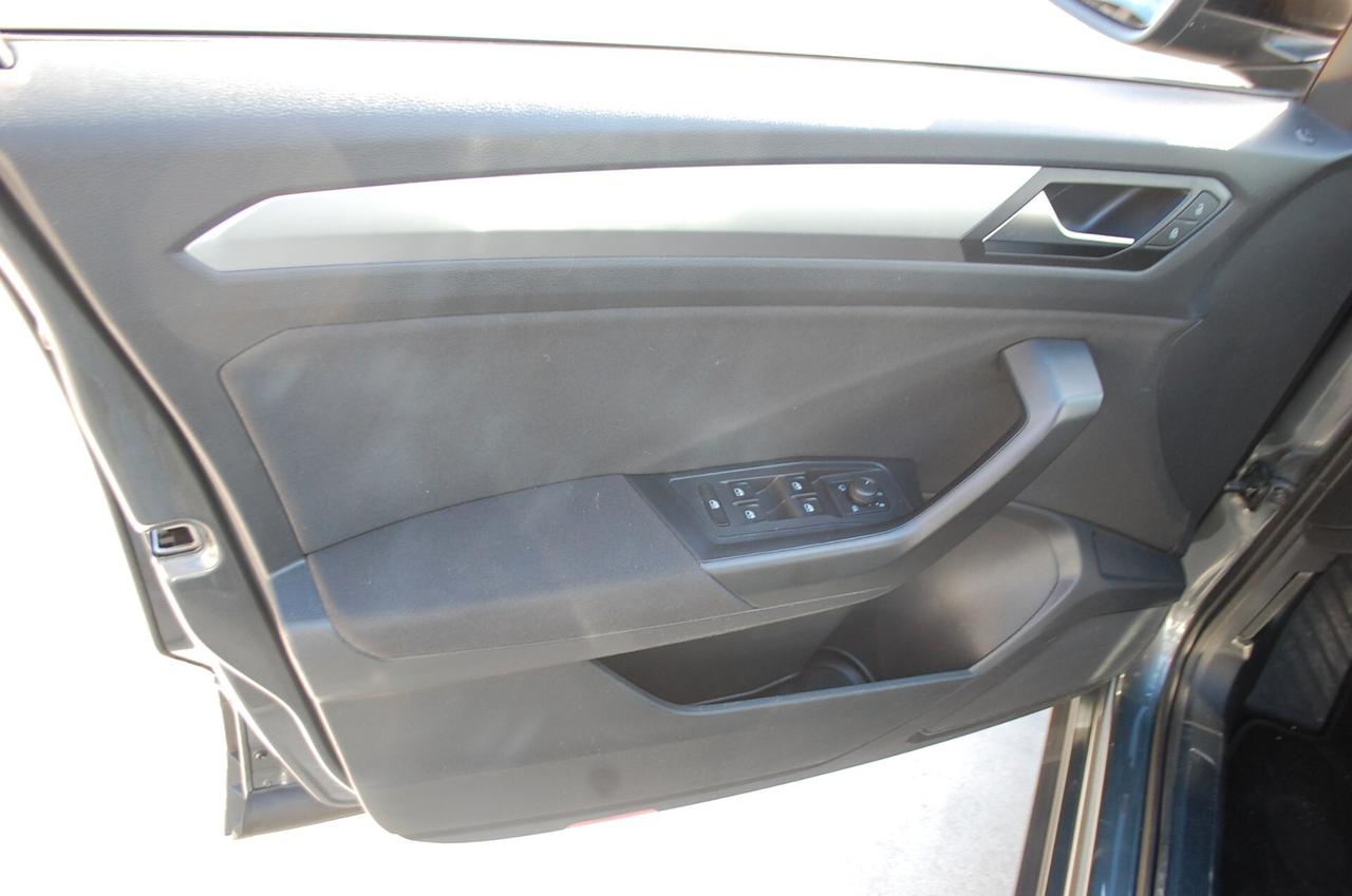 Volkswagen T-Roc 1.5 TSI 150CV Style DSG Uff Italy Led Lega USB App