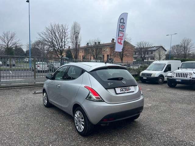 Lancia Ypsilon 1.2 69 CV 5 porte S&S Silver