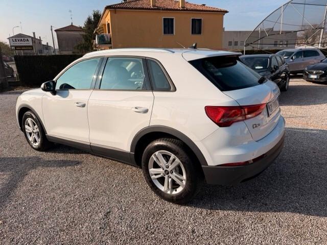 Audi Q3 35 2.0 tdi 150 cv Business s-tronic