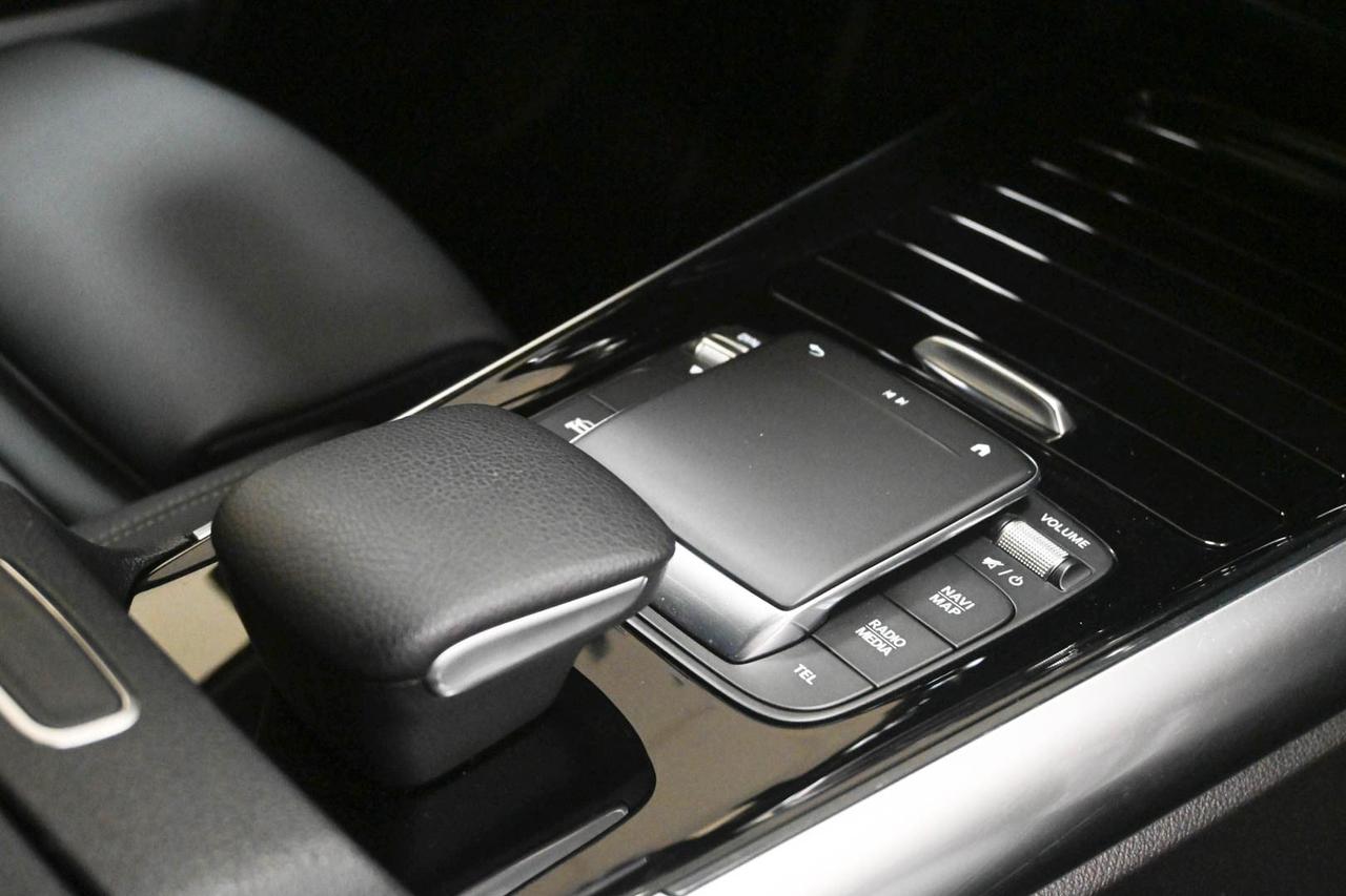 MERCEDES GLA (H247) GLA 200 d Automati...