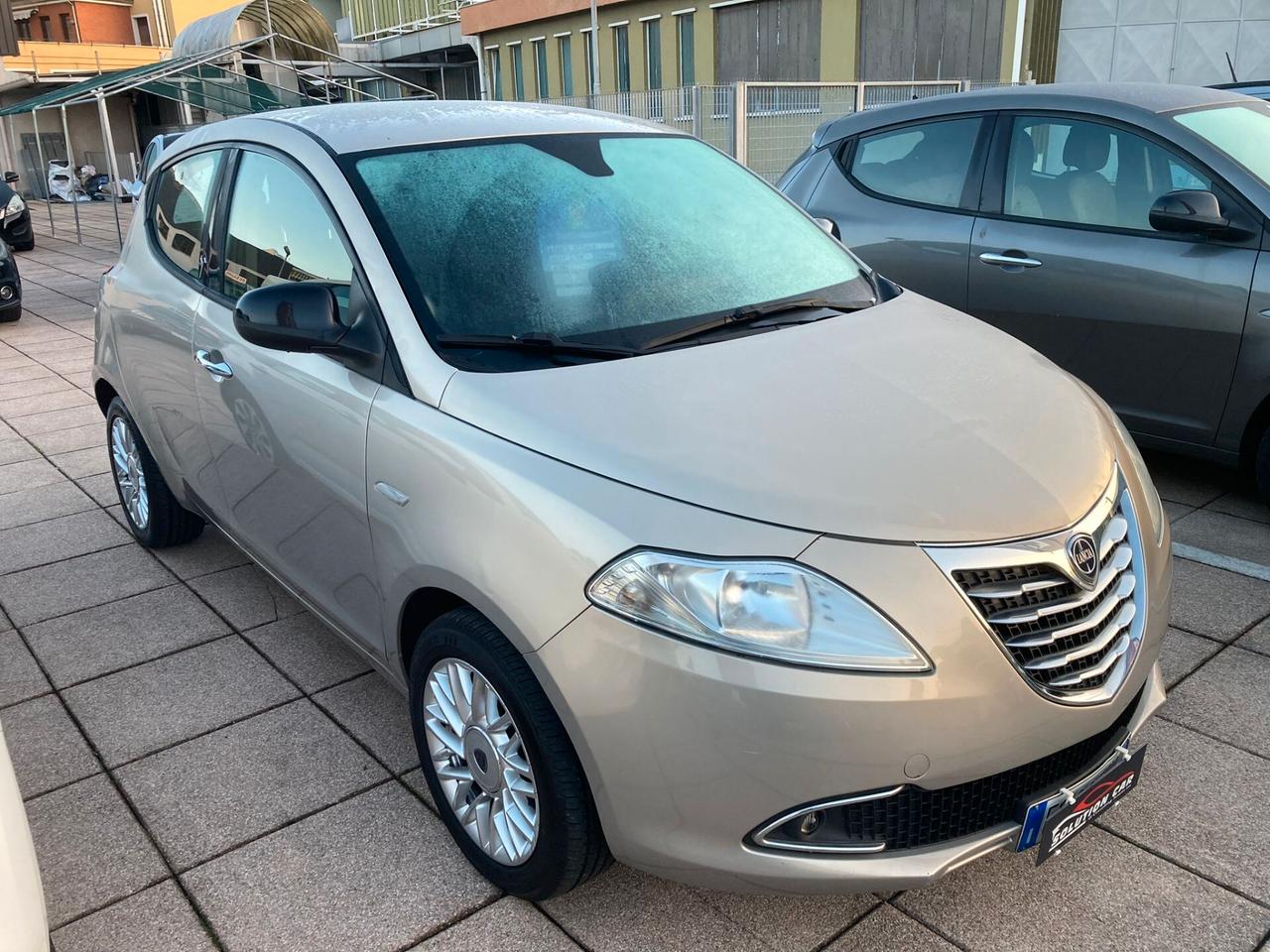 Lancia Ypsilon 1.3 MJT 16V 95 CV 5 porte S&S Silver