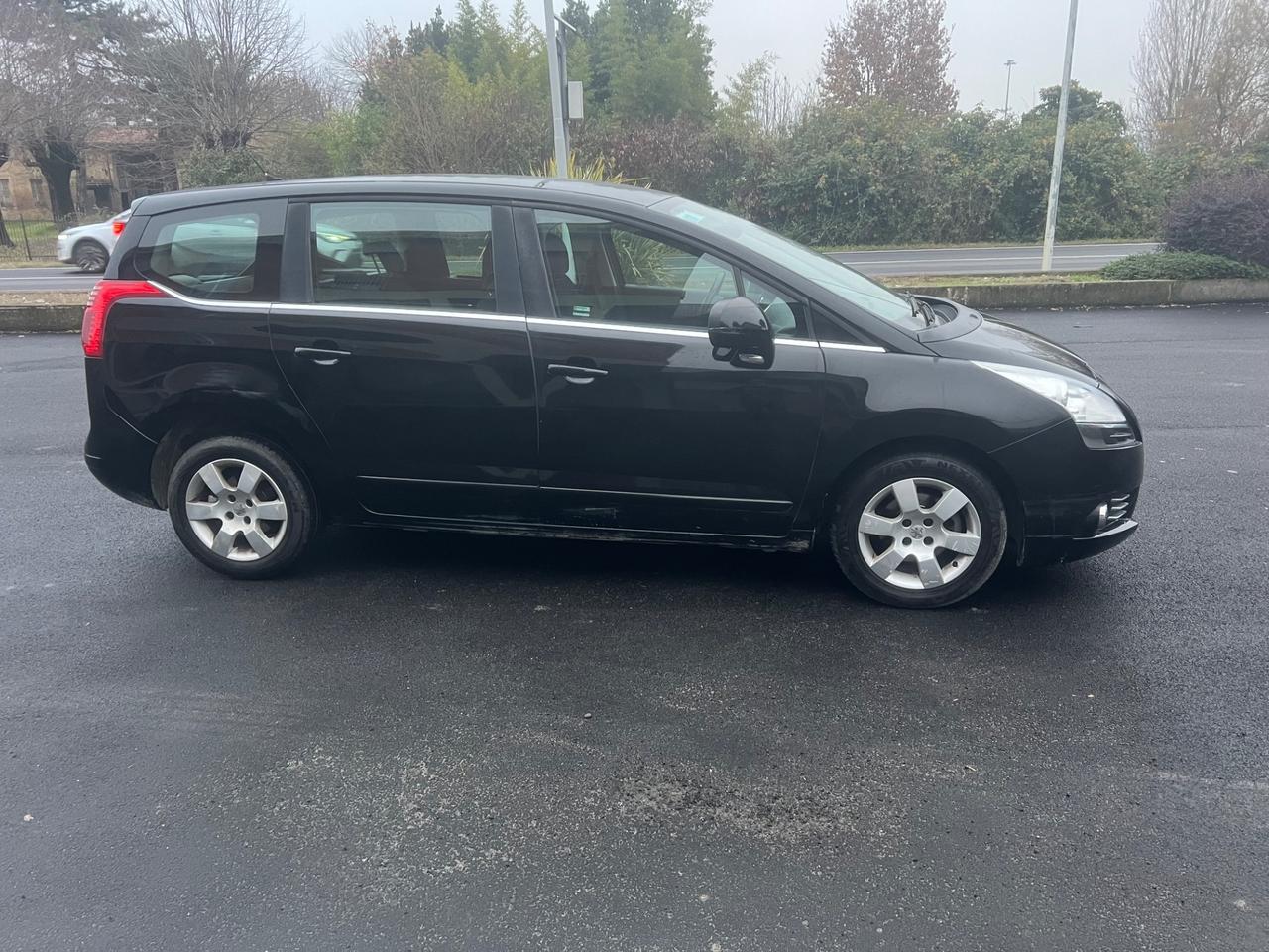 Peugeot 5008 1.6 HDi 112CV Business