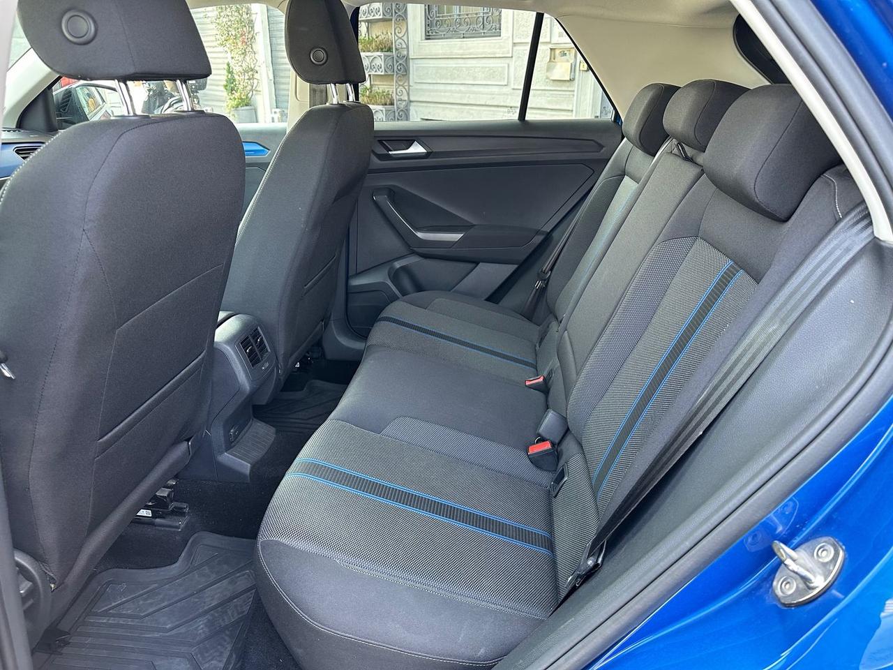 Volkswagen T-Roc 1.6 TDI Advanced #10500