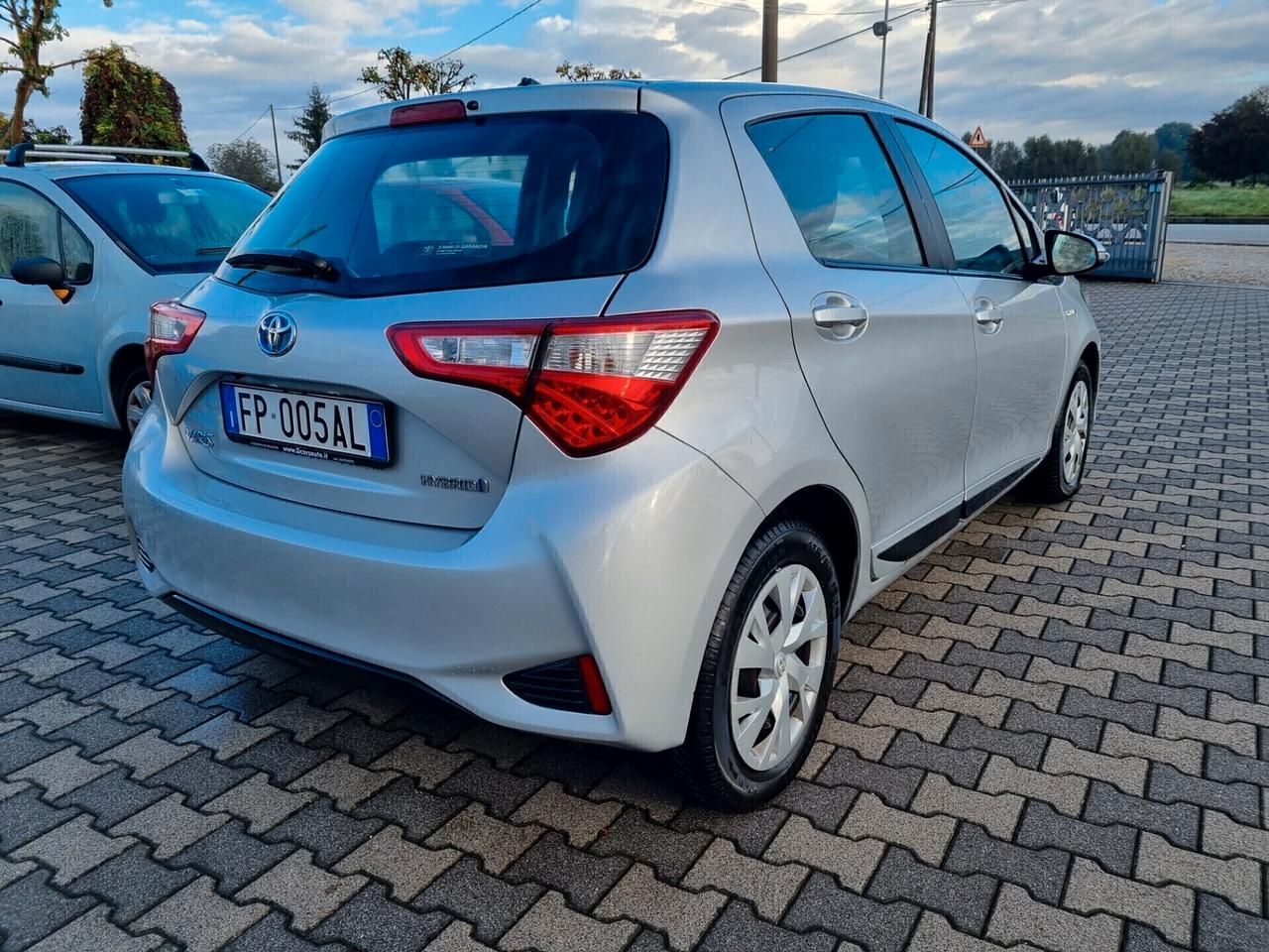 Toyota Yaris 1.5 Hybrid 5 porte Active