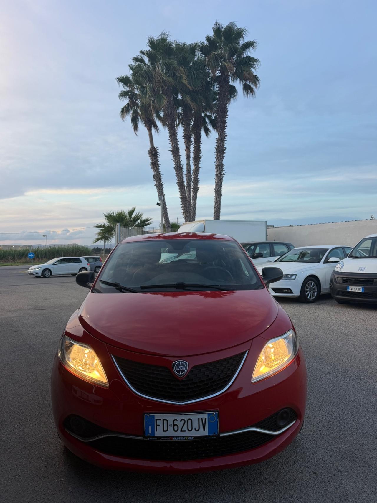 Lancia Ypsilon 1.2 69 CV 5 porte Platinum