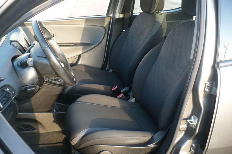 Lancia Ypsilon Ypsilon 1.2 69 CV 5 porte Silver