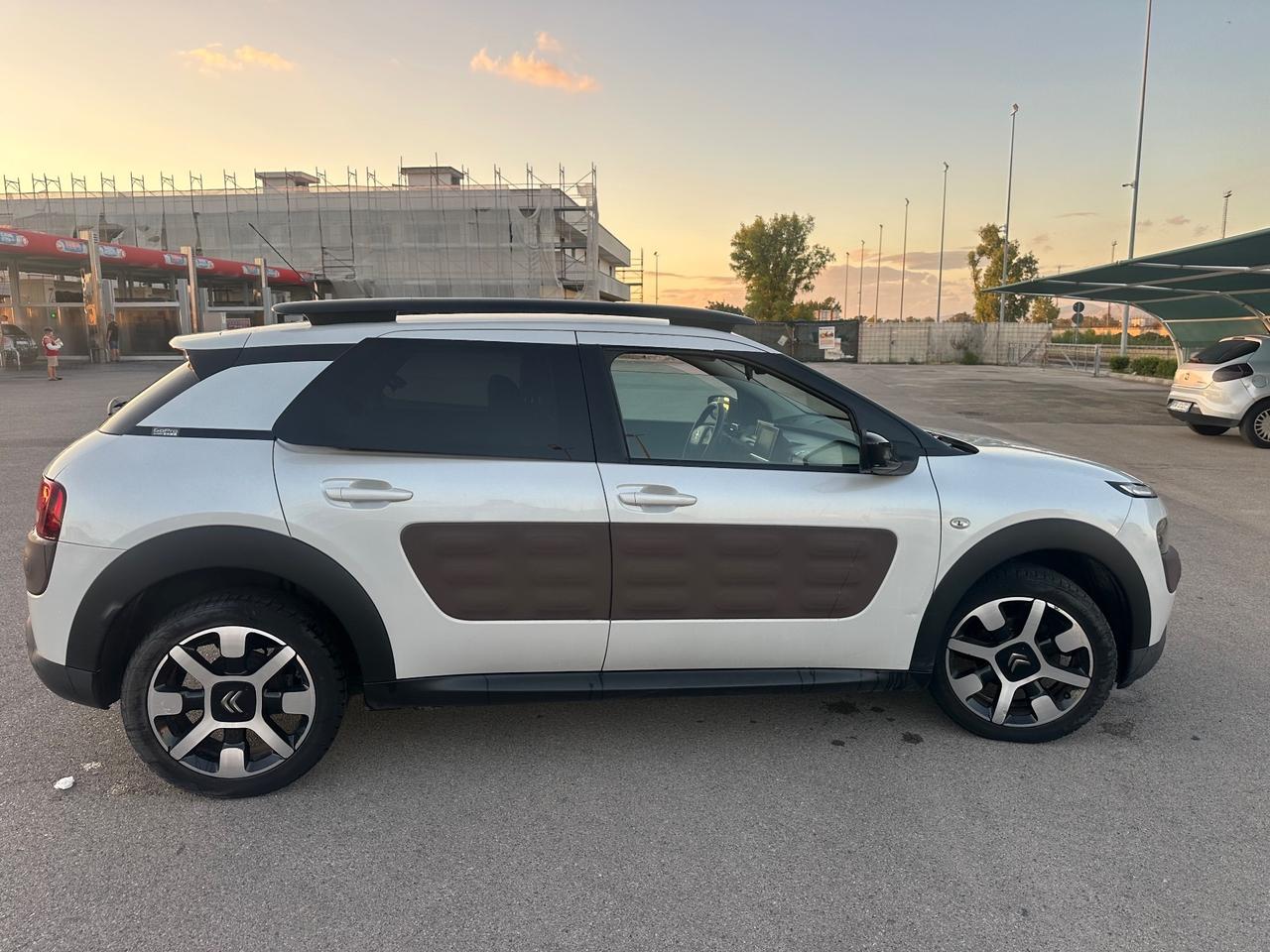 Citroen C4 Cactus BlueHDi 100 Shine