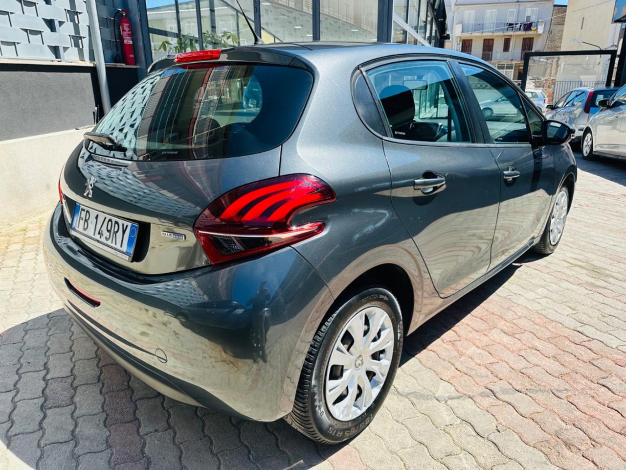 Peugeot 208 BlueHDi 75 5 porte Allure