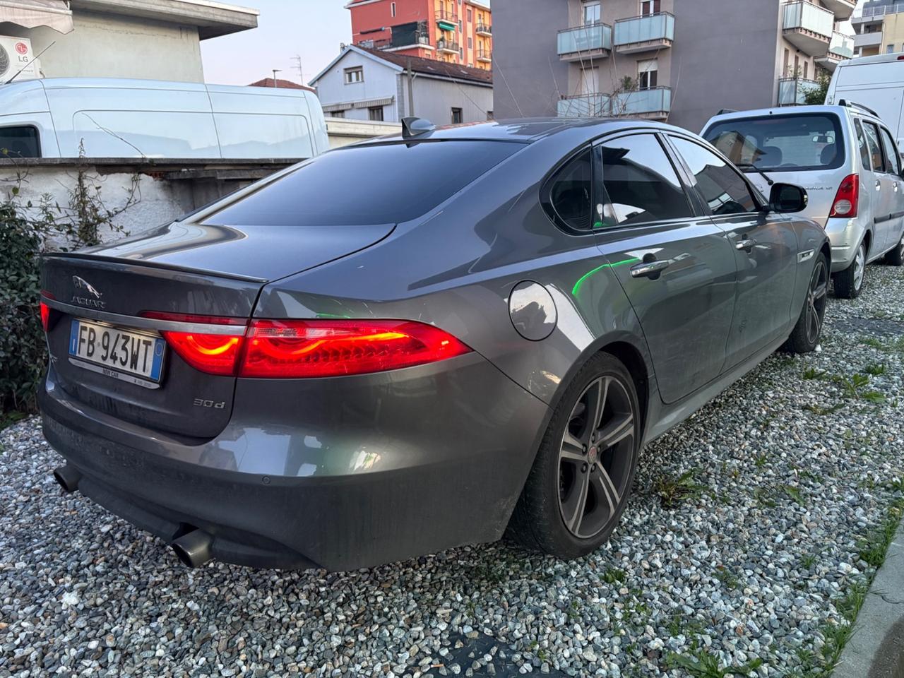 Jaguar XF 3.0 D V6 300 CV aut. R-Sport MOTORE KO