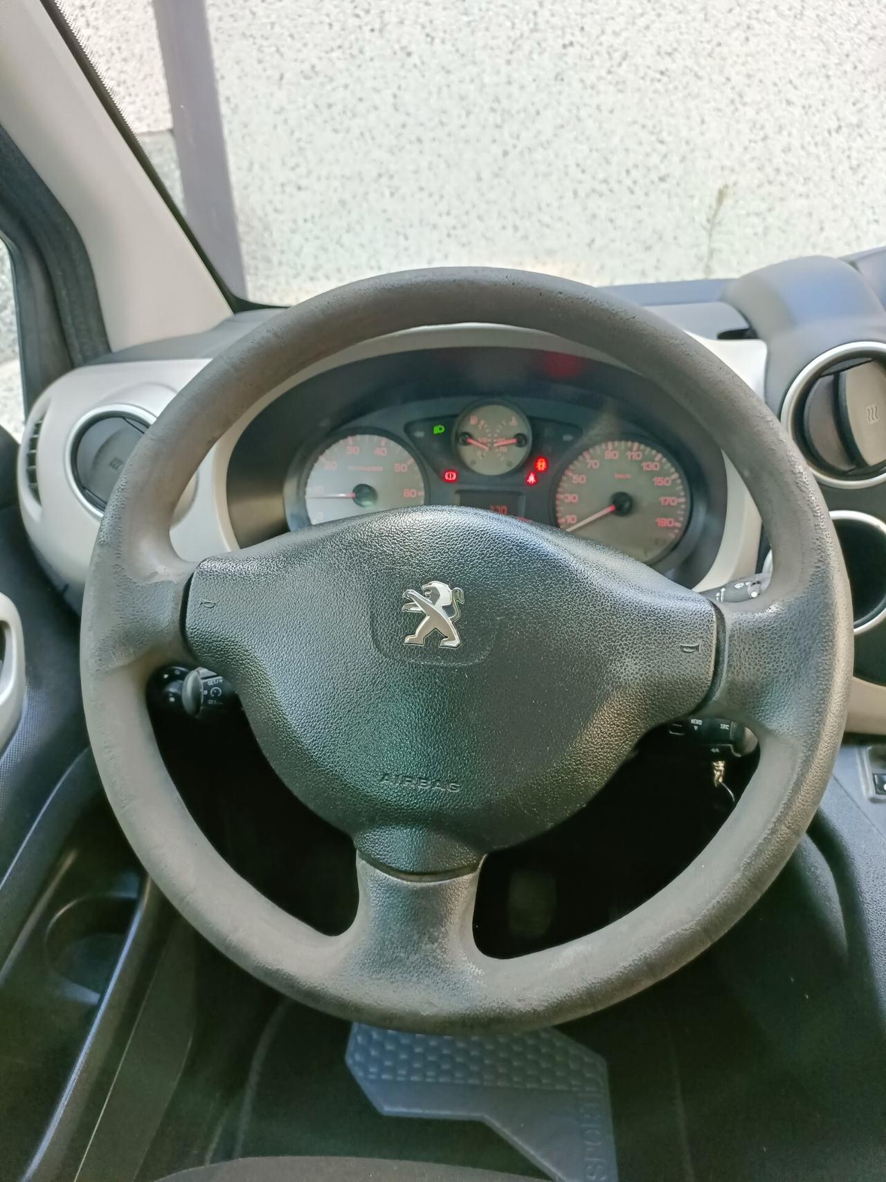 Peugeot Partner Tepee BlueHDi 100 Outdoor
