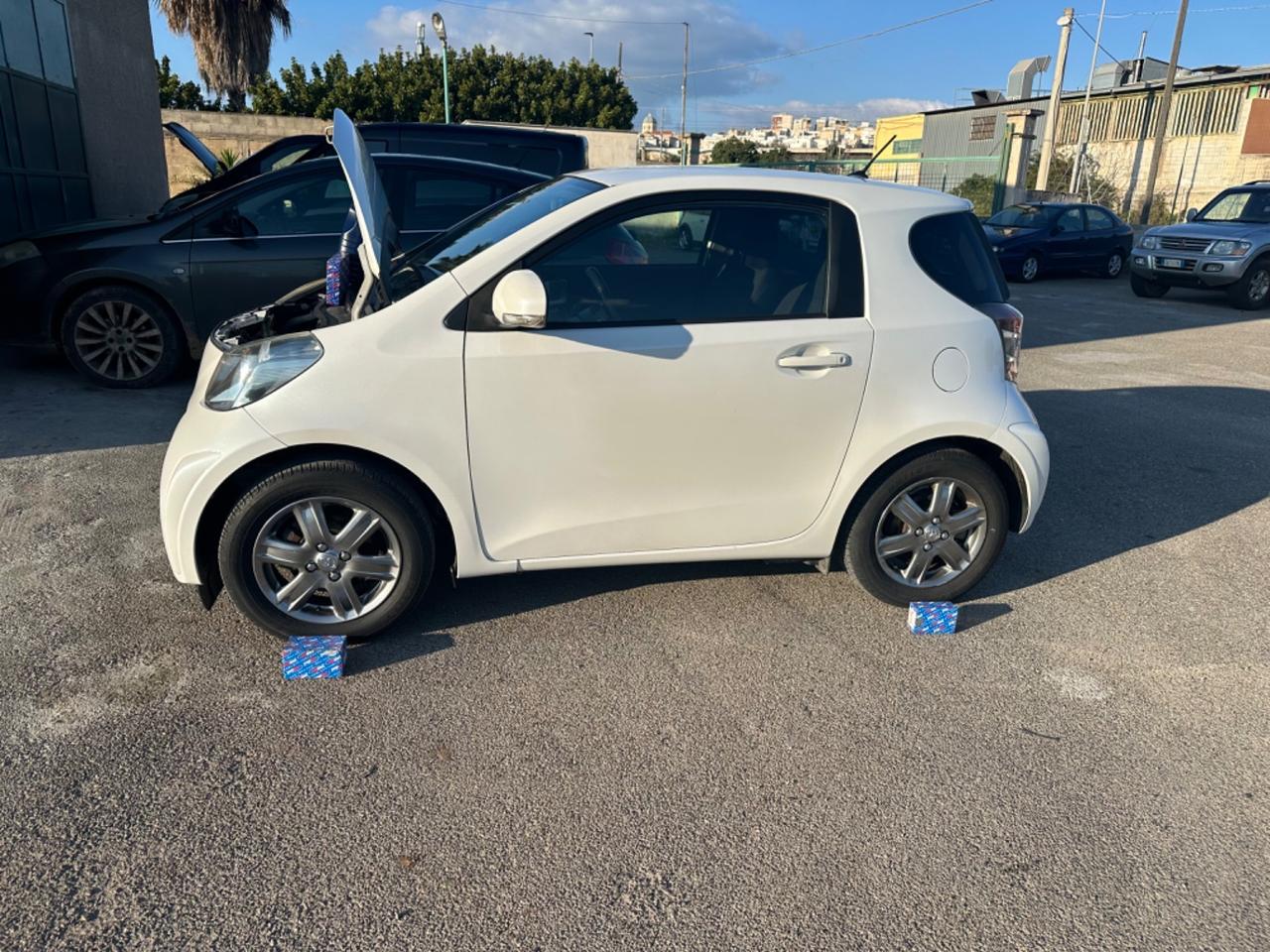 Toyota iQ 1.0 Sol