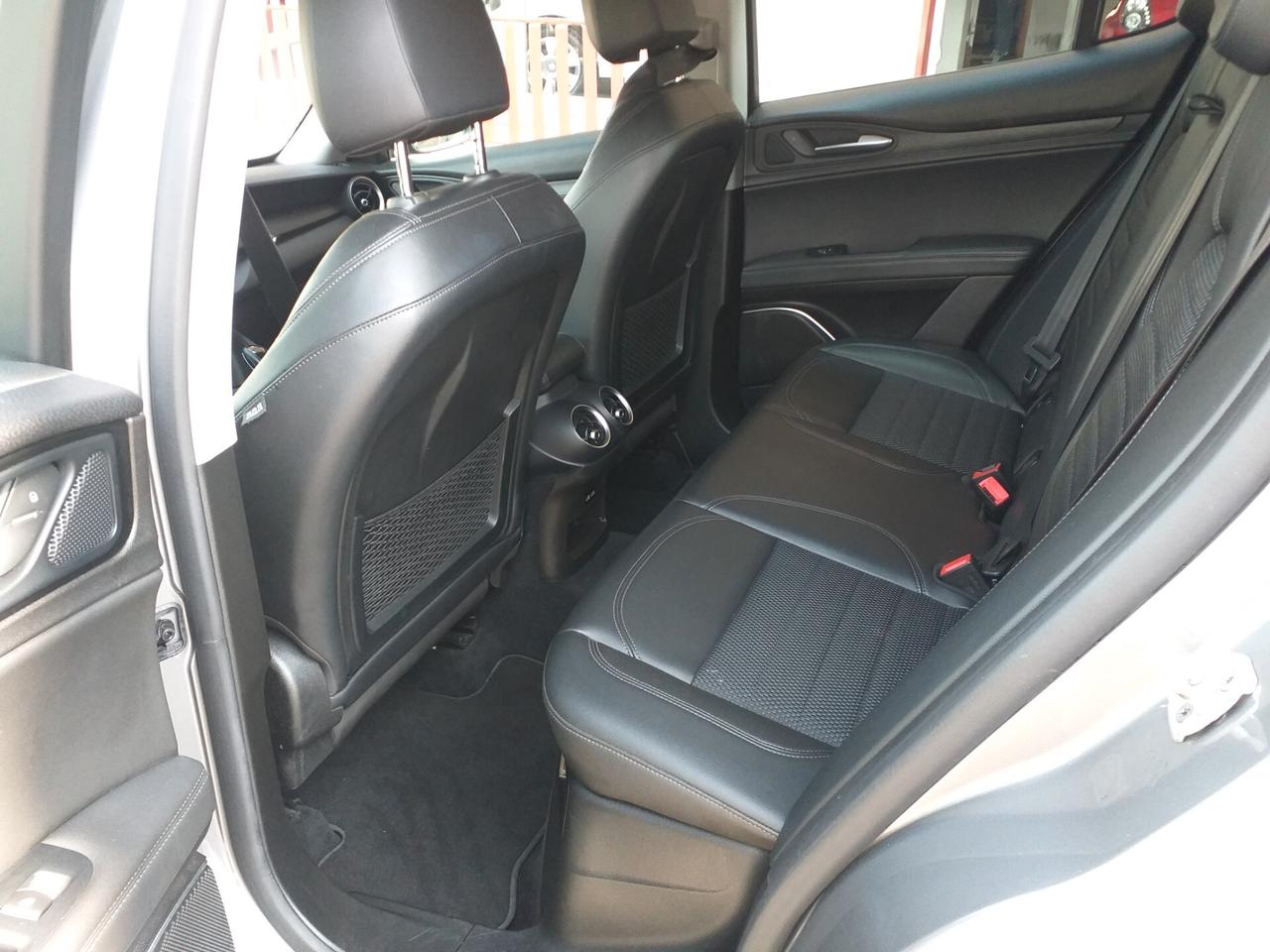Alfa Romeo Stelvio 2.2 Turbodiesel 180 CV AT8 RWD Super